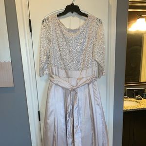 Beautiful full skirt dress